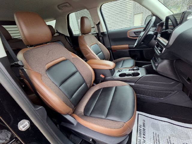 Certified 2025 Ford Bronco Sport Outer Banks w/ Outer Banks Tech Package+ AWD/4WD image 23