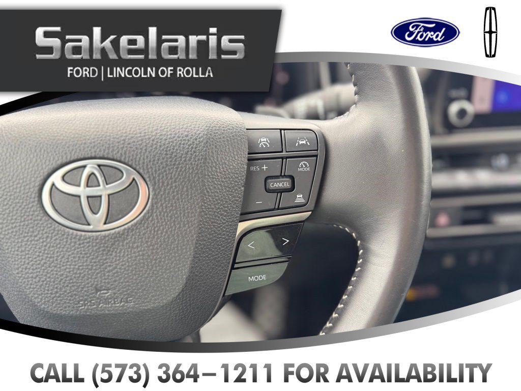 Used 2025 Toyota Camry SE FWD image 17