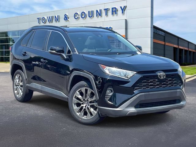 Used 2019 Toyota RAV4 XLE Premium FWD image 1