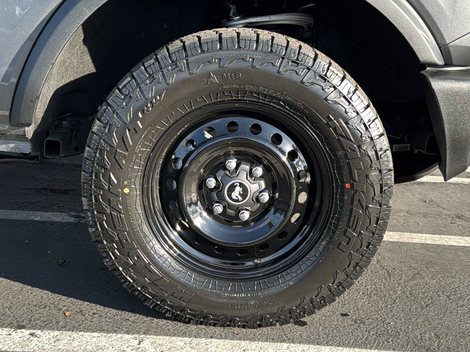 Certified 2025 Ford Bronco 4-Door AWD/4WD image 6
