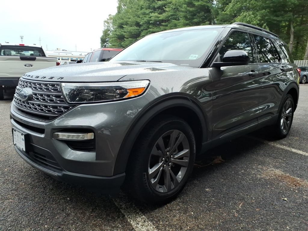 Certified 2023 Ford Explorer XLT w/ Equipment Group 202A AWD/4WD image 5