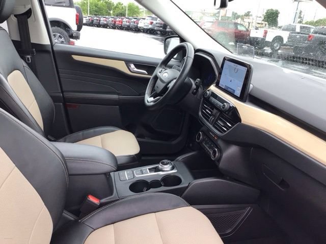 Certified 2022 Ford Escape Titanium w/ Titanium Elite Package AWD/4WD image 10