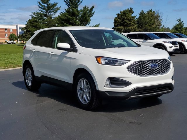 Certified 2023 Ford Edge SEL w/ Convenience Package AWD/4WD image 2