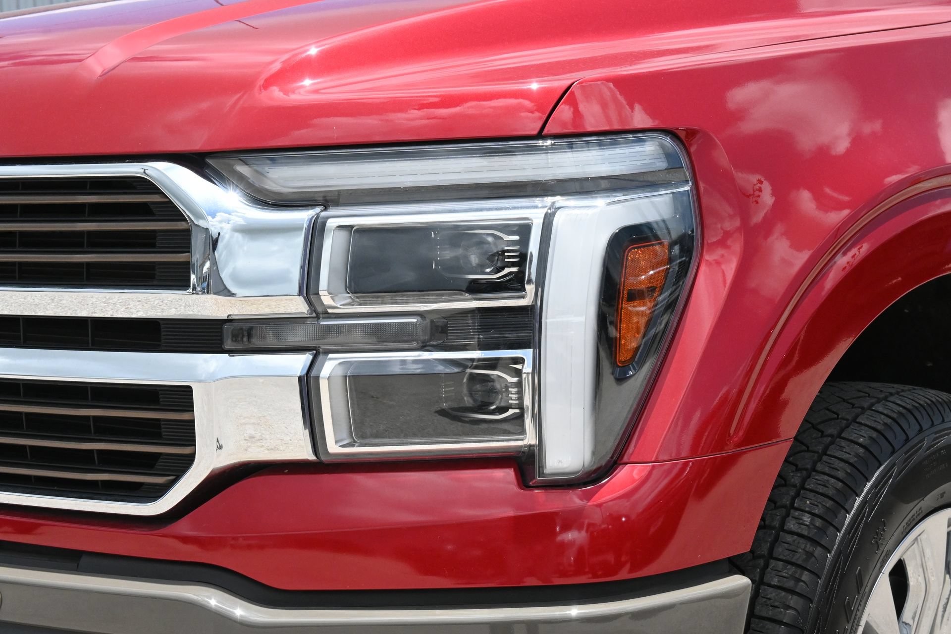 Certified 2025 Ford F150 King Ranch AWD/4WD image 27