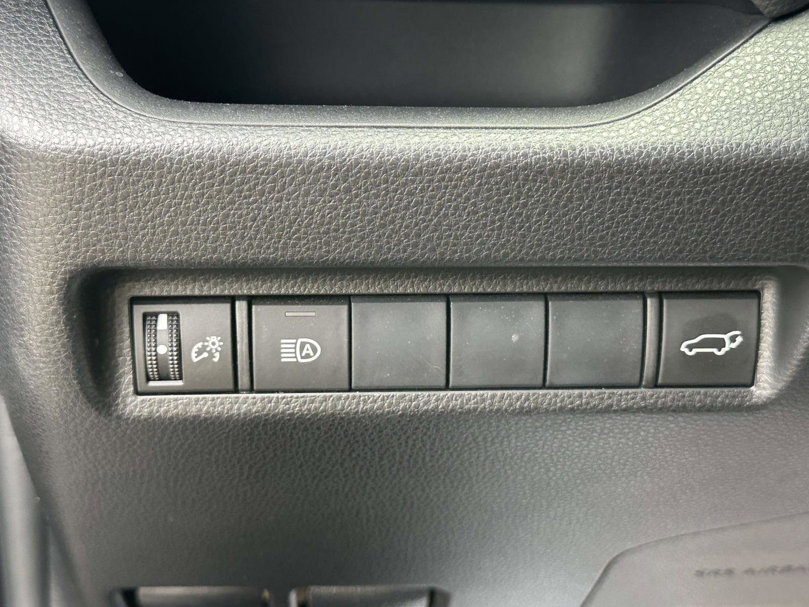 Used 2019 Toyota RAV4 XLE image 31