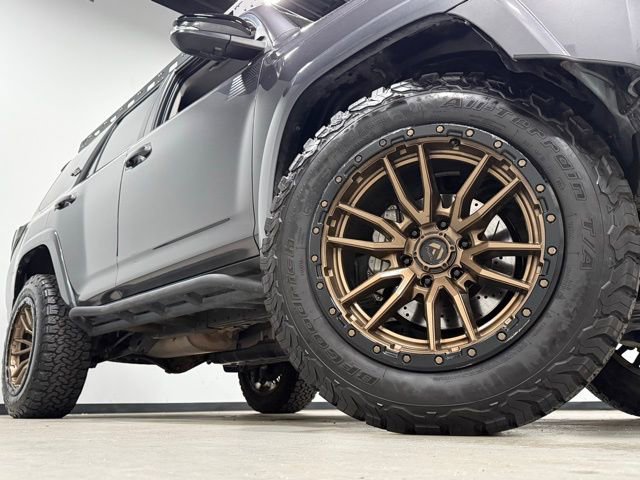 Used 2018 Toyota 4Runner TRD Off-Road Premium AWD/4WD image 3