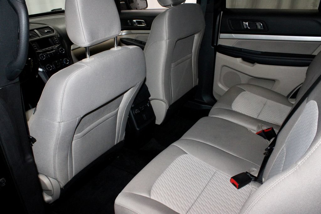 Certified 2018 Ford Explorer FWD image 20