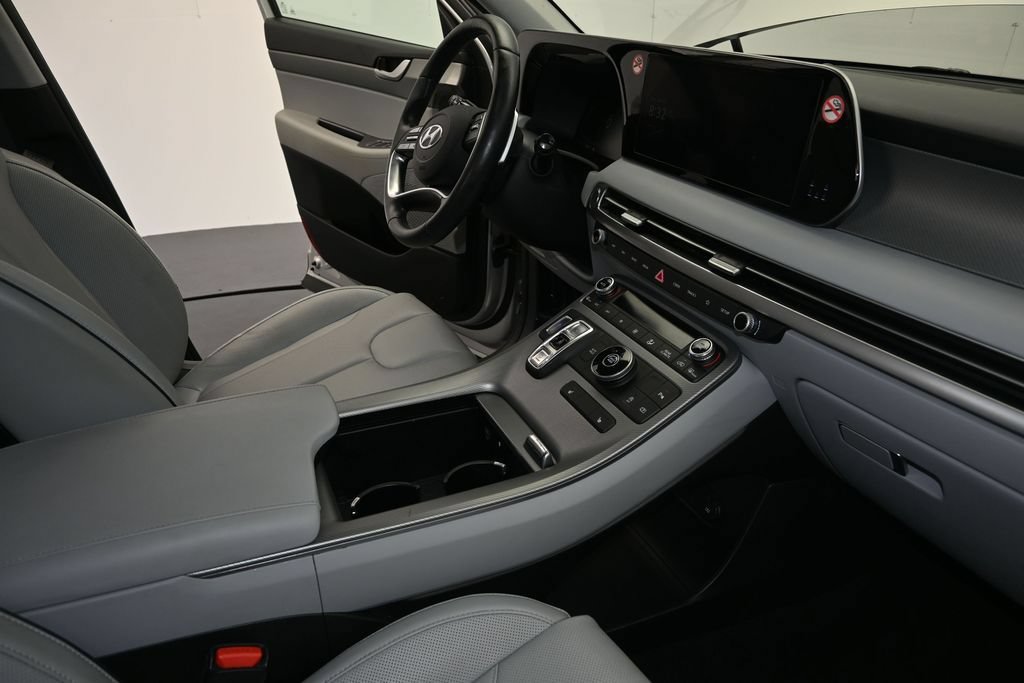 Used 2024 Hyundai Palisade SEL FWD image 13