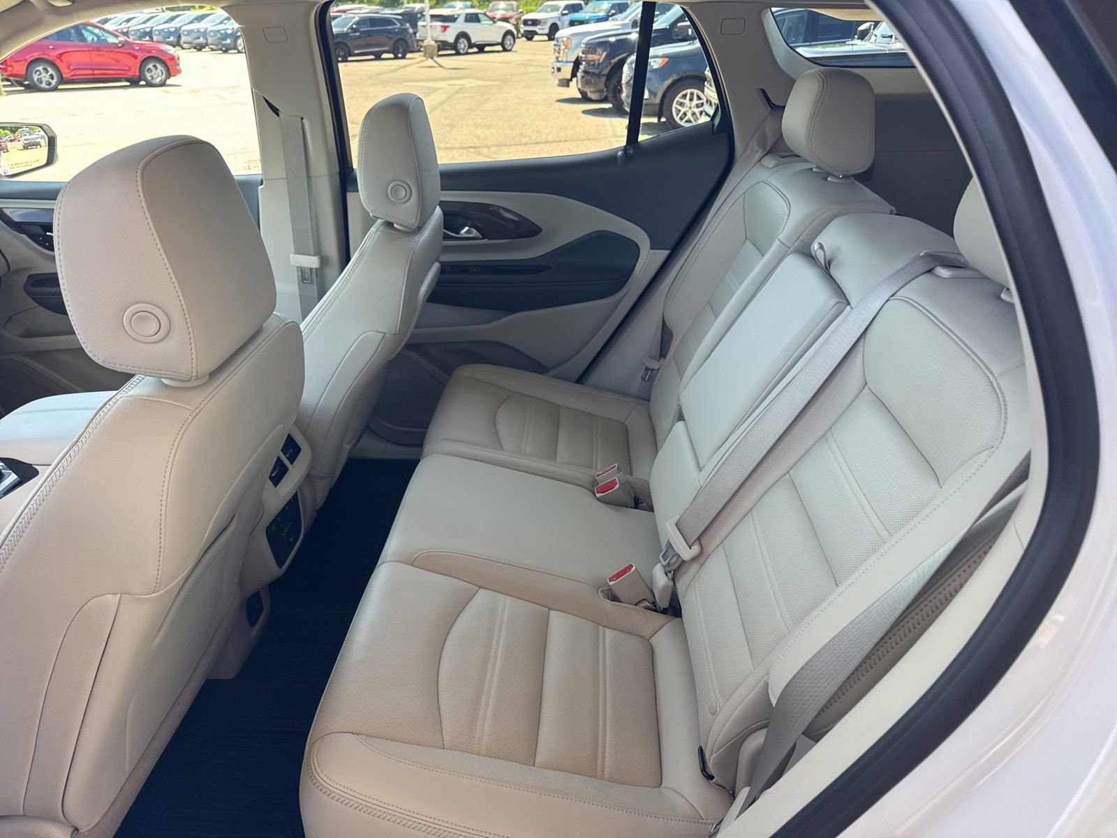 Used 2024 GMC Terrain Denali w/ Denali Premium Package AWD/4WD image 38