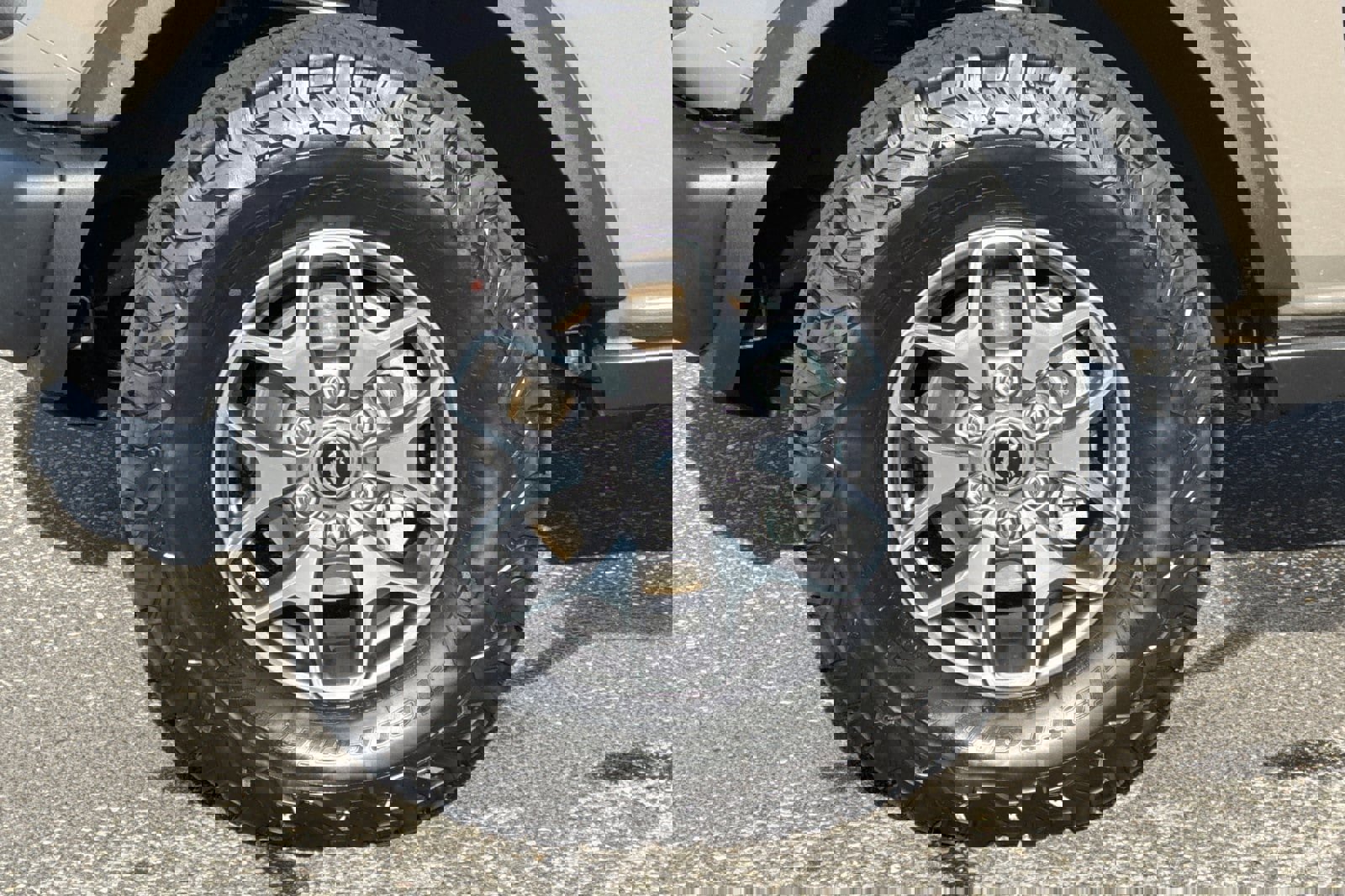 Certified 2025 Ford Bronco Badlands image 28