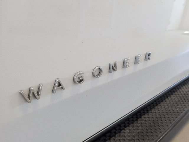 Used 2023 Jeep Wagoneer Series II AWD/4WD image 8