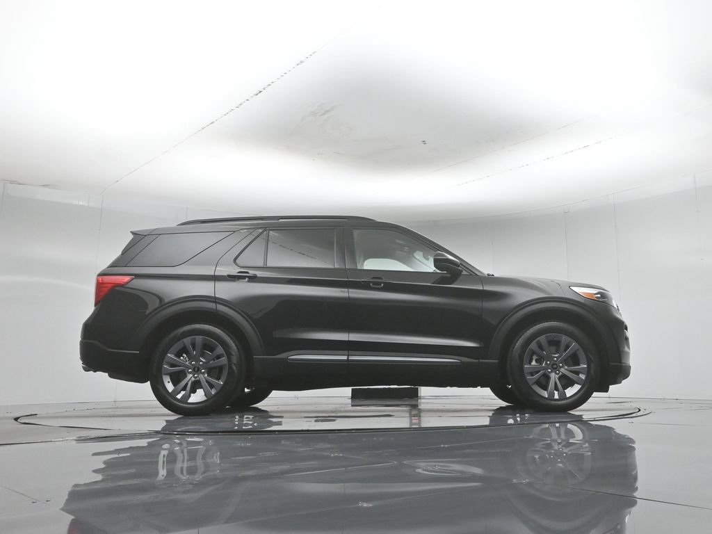 Certified 2023 Ford Explorer XLT w/ Equipment Group 202A RWD image 50