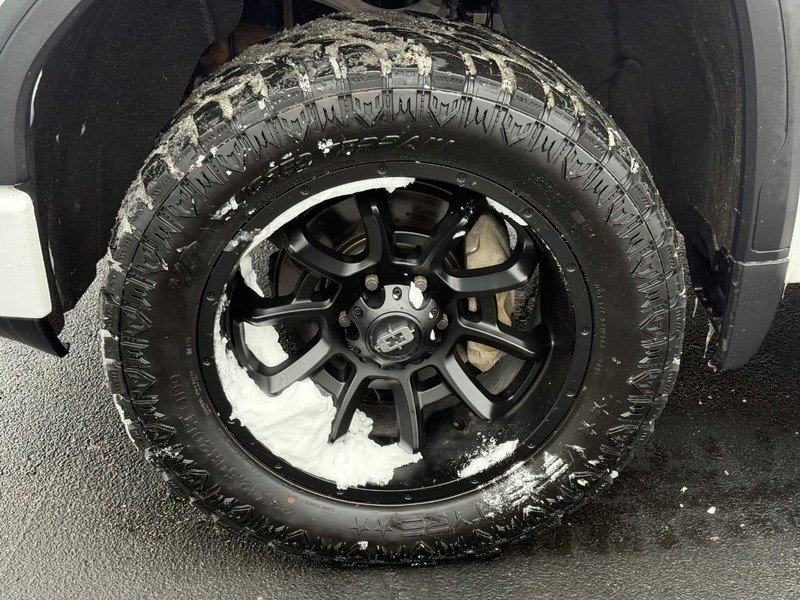 Used 2021 GMC Sierra 1500 AT4 w/ AT4 Premium Package image 9