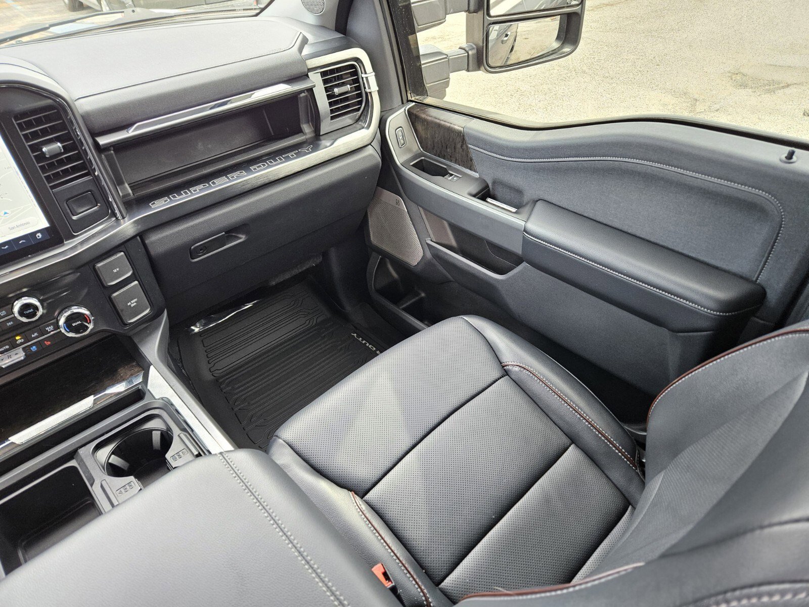 Certified 2024 Ford F250 Lariat w/ Sport Appearance Package image 17