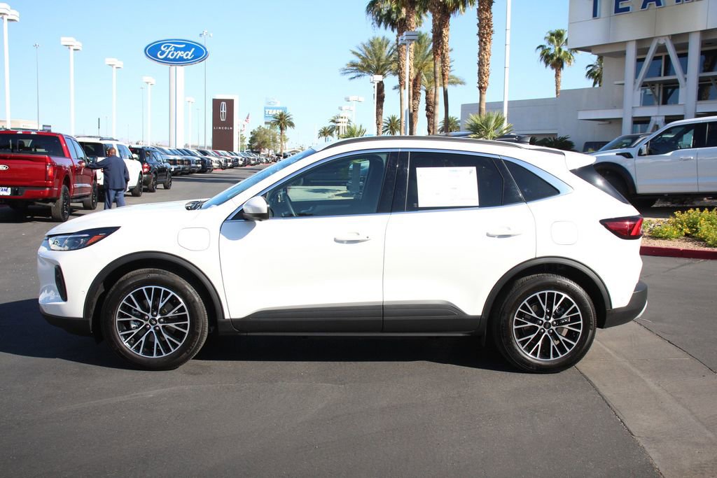 Certified 2023 Ford Escape SE w/ PHEV Premium Package FWD image 4