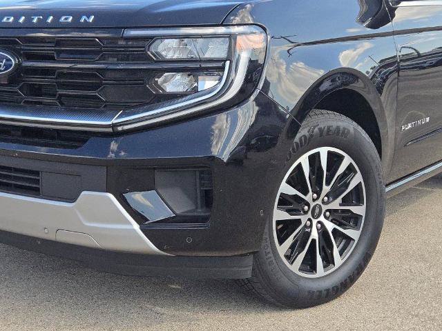 Certified 2025 Ford Expedition Platinum AWD/4WD image 3