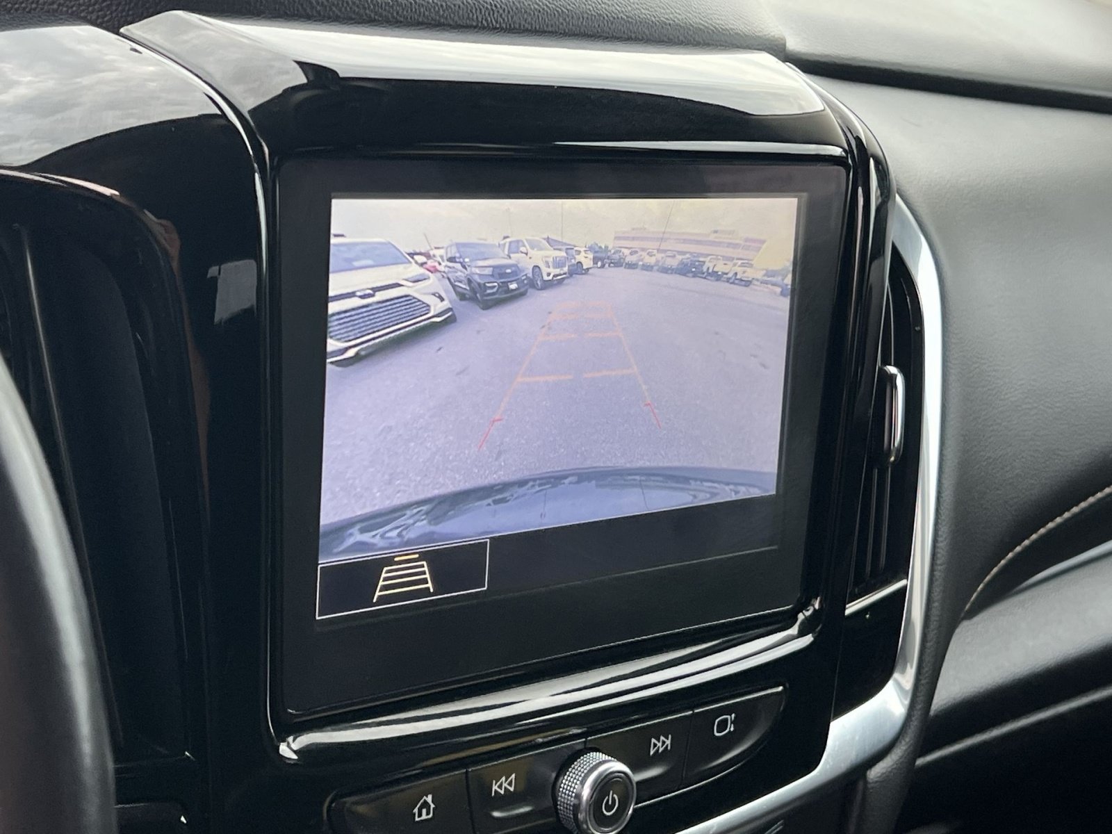 Used 2021 Chevrolet Traverse LT AWD/4WD image 19