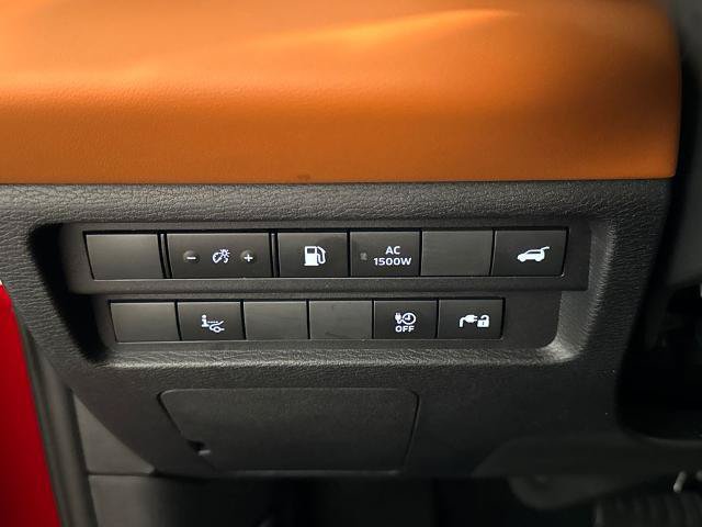 Used 2025 Mitsubishi Outlander 4WD Plug-In Hybrid image 18