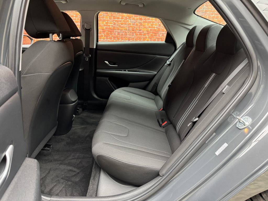Used 2024 Hyundai Elantra SEL FWD image 22