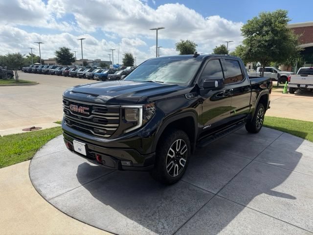 Used 2025 GMC Sierra 1500 AT4 w/ AT4 Premium Package AWD/4WD image 3
