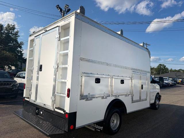 Used 2022 Chevrolet Express 3500 w/ Power Convenience Package RWD image 8