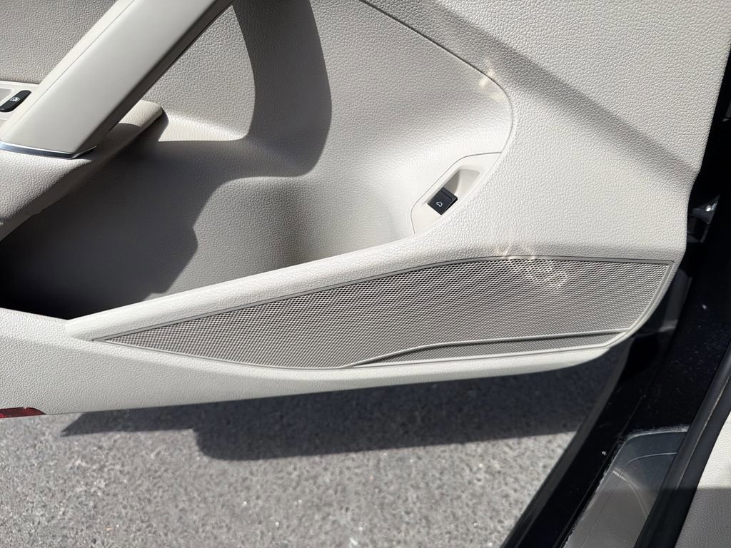 Used 2020 Volkswagen Passat 2.0T SEL image 21