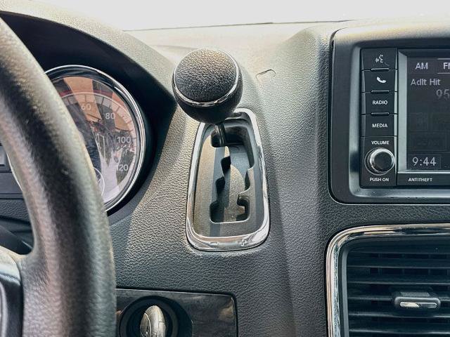 Used 2018 Dodge Grand Caravan SE w/ UConnect Hands-Free Group FWD image 14