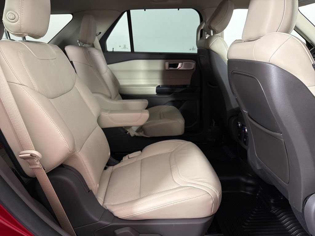Certified 2020 Ford Explorer Platinum w/ Premium Technology Package AWD/4WD image 23