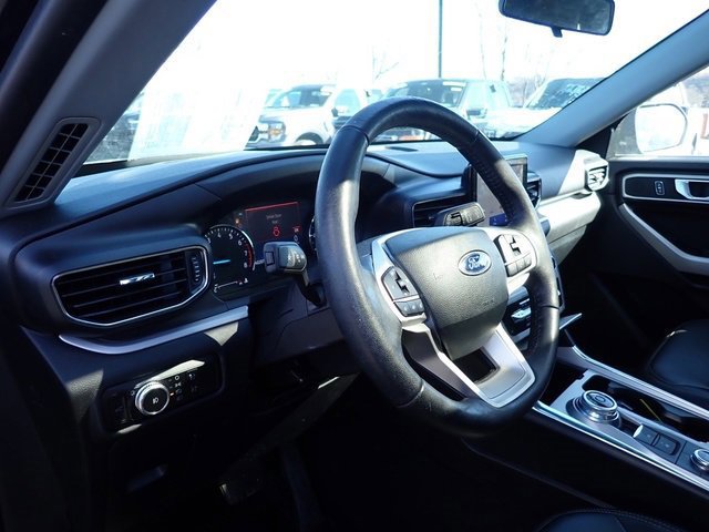 Certified 2023 Ford Explorer XLT w/ Equipment Group 202A image 15