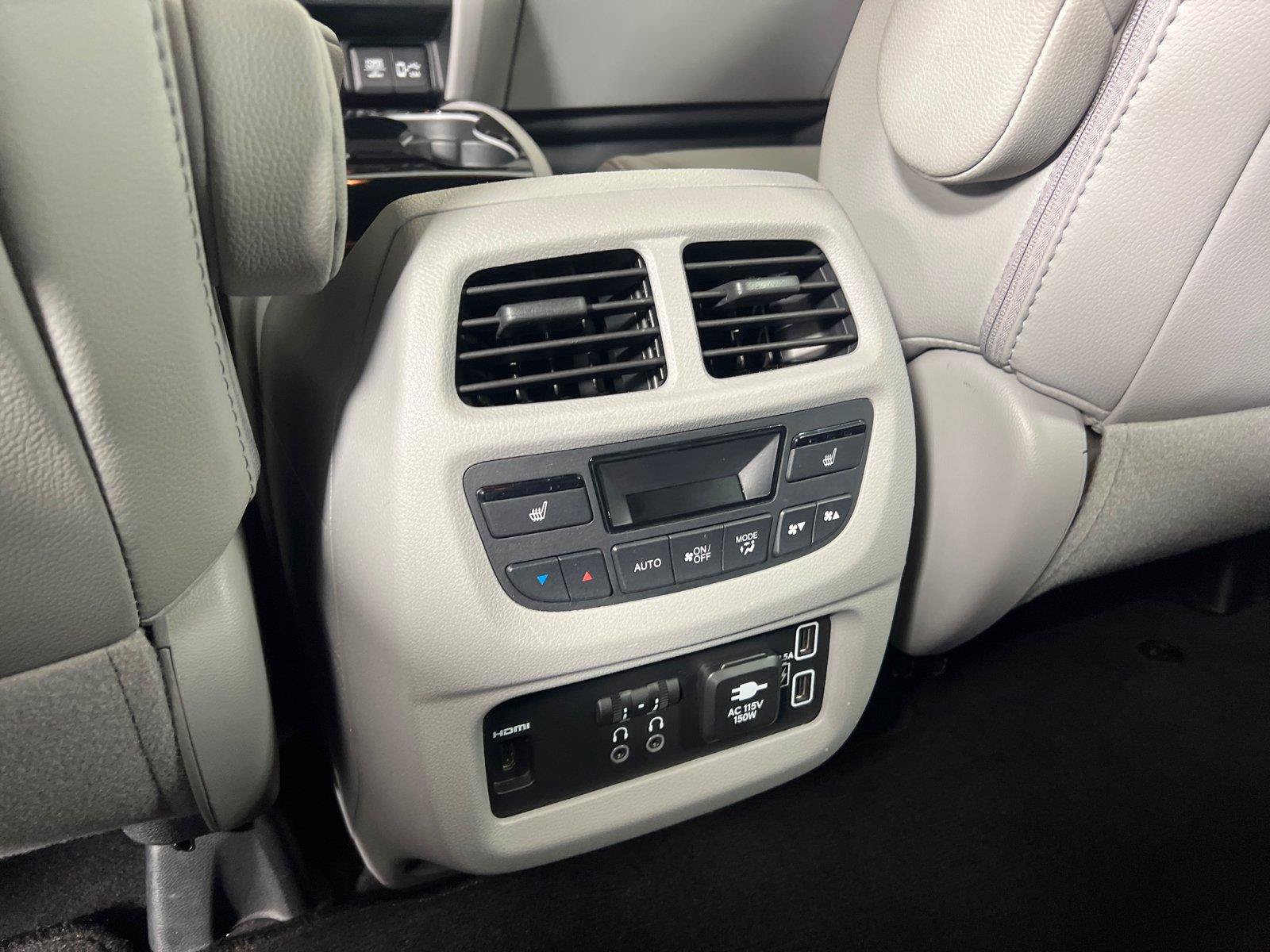 Used 2020 Honda Pilot Touring image 24