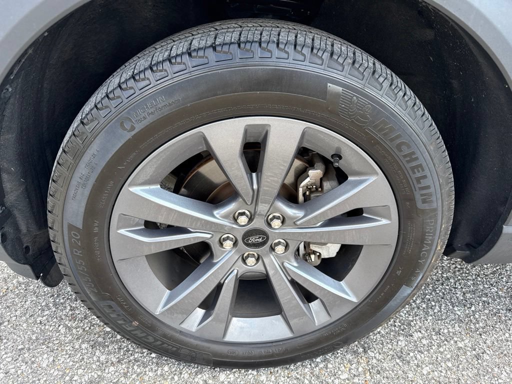 Certified 2023 Ford Explorer XLT w/ Equipment Group 202A AWD/4WD image 2