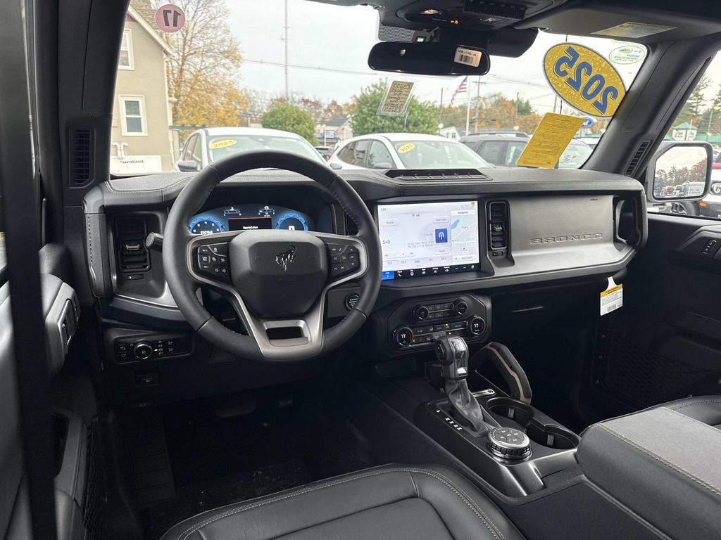Certified 2025 Ford Bronco Badlands AWD/4WD image 6