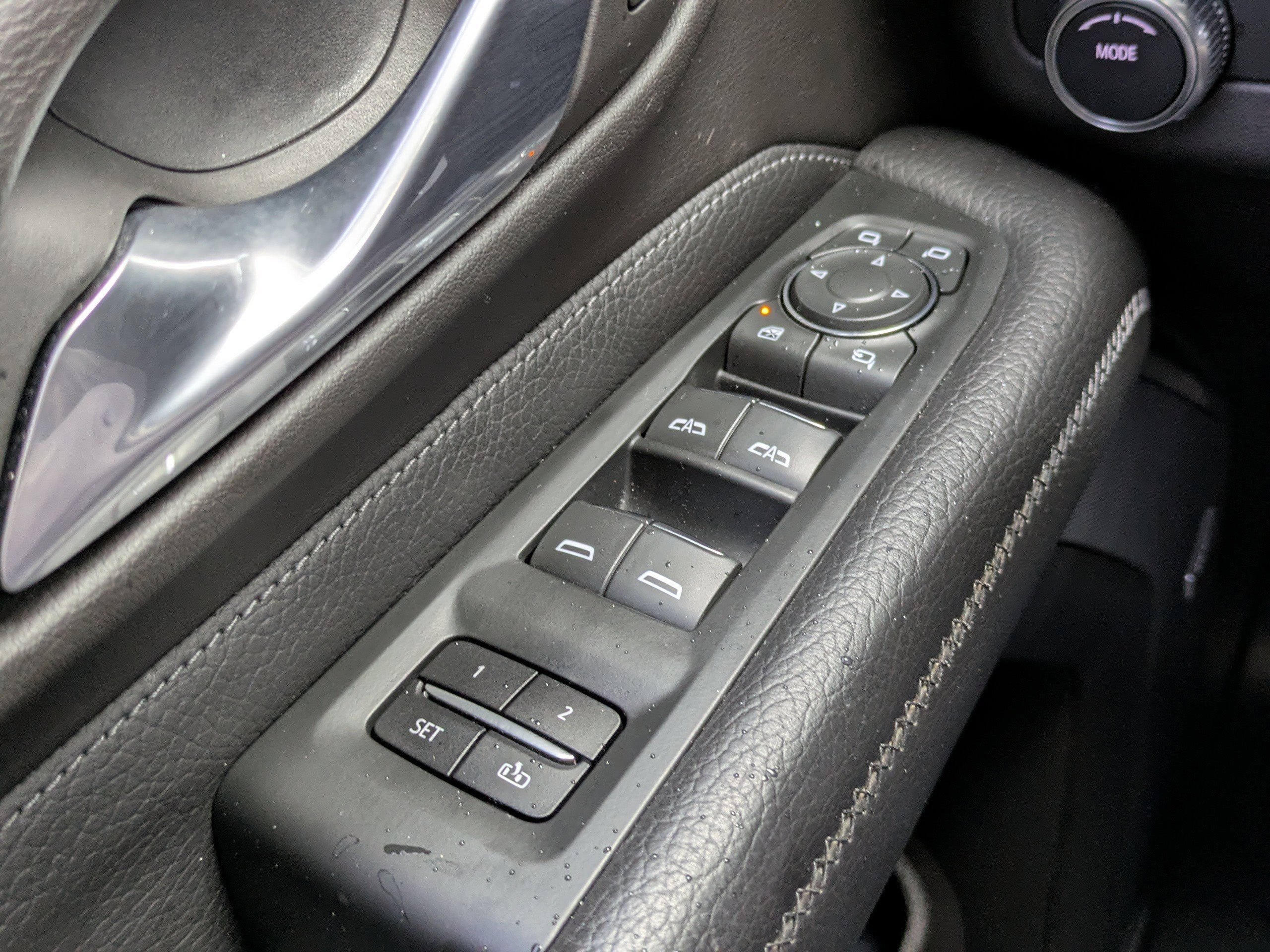 Used 2021 GMC Yukon XL Denali w/ Denali Premium Package image 27