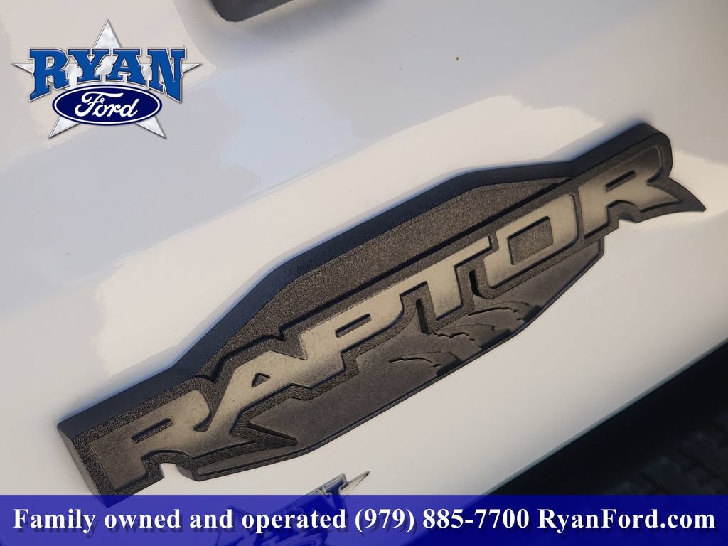 Certified 2025 Ford Bronco Raptor w/ Interior Carbon Fiber Pack AWD/4WD image 8