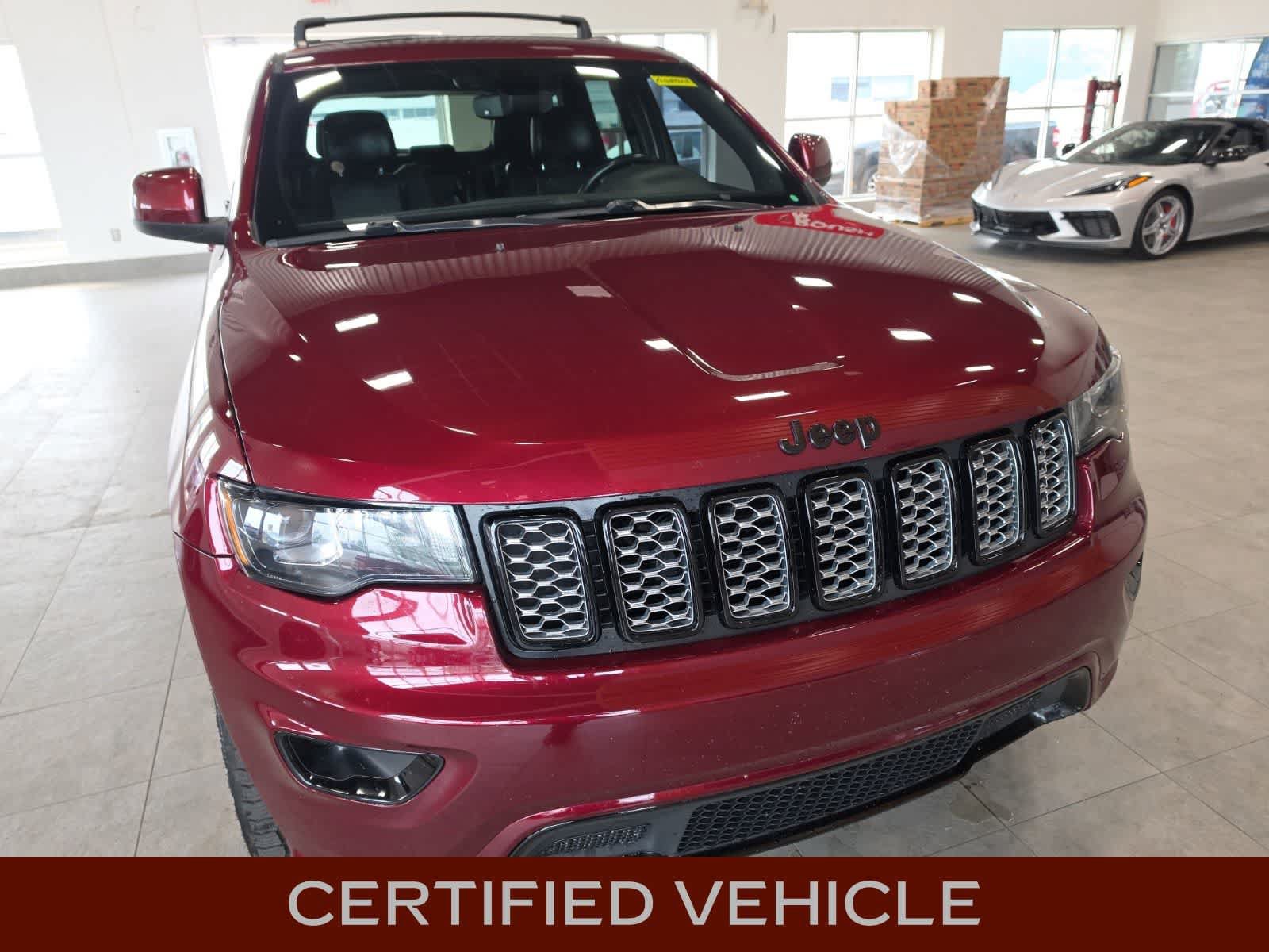 Used 2019 Jeep Grand Cherokee Altitude AWD/4WD image 4