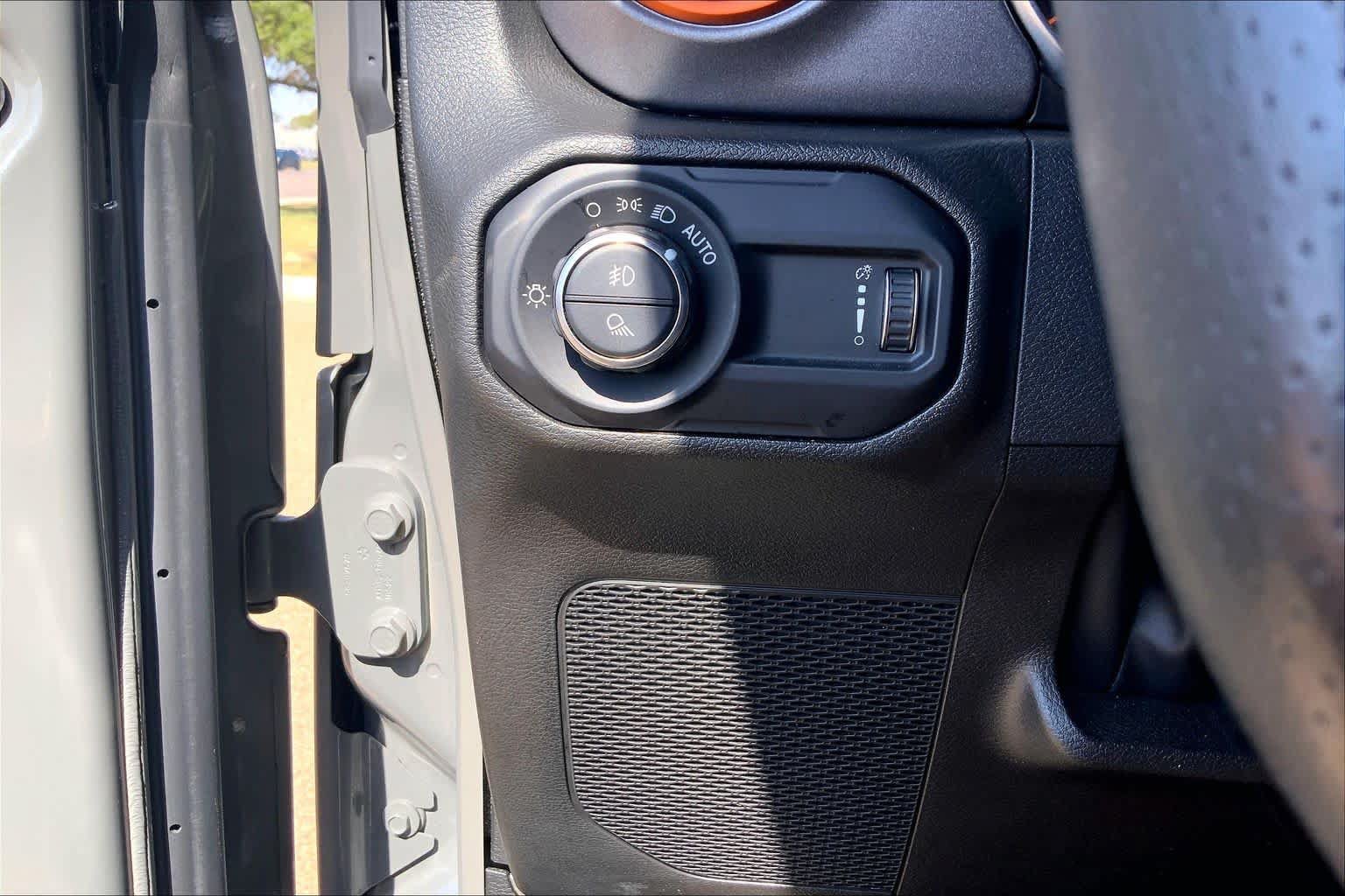 Used 2023 Jeep Gladiator Mojave w/ LED Lighting Group AWD/4WD image 36