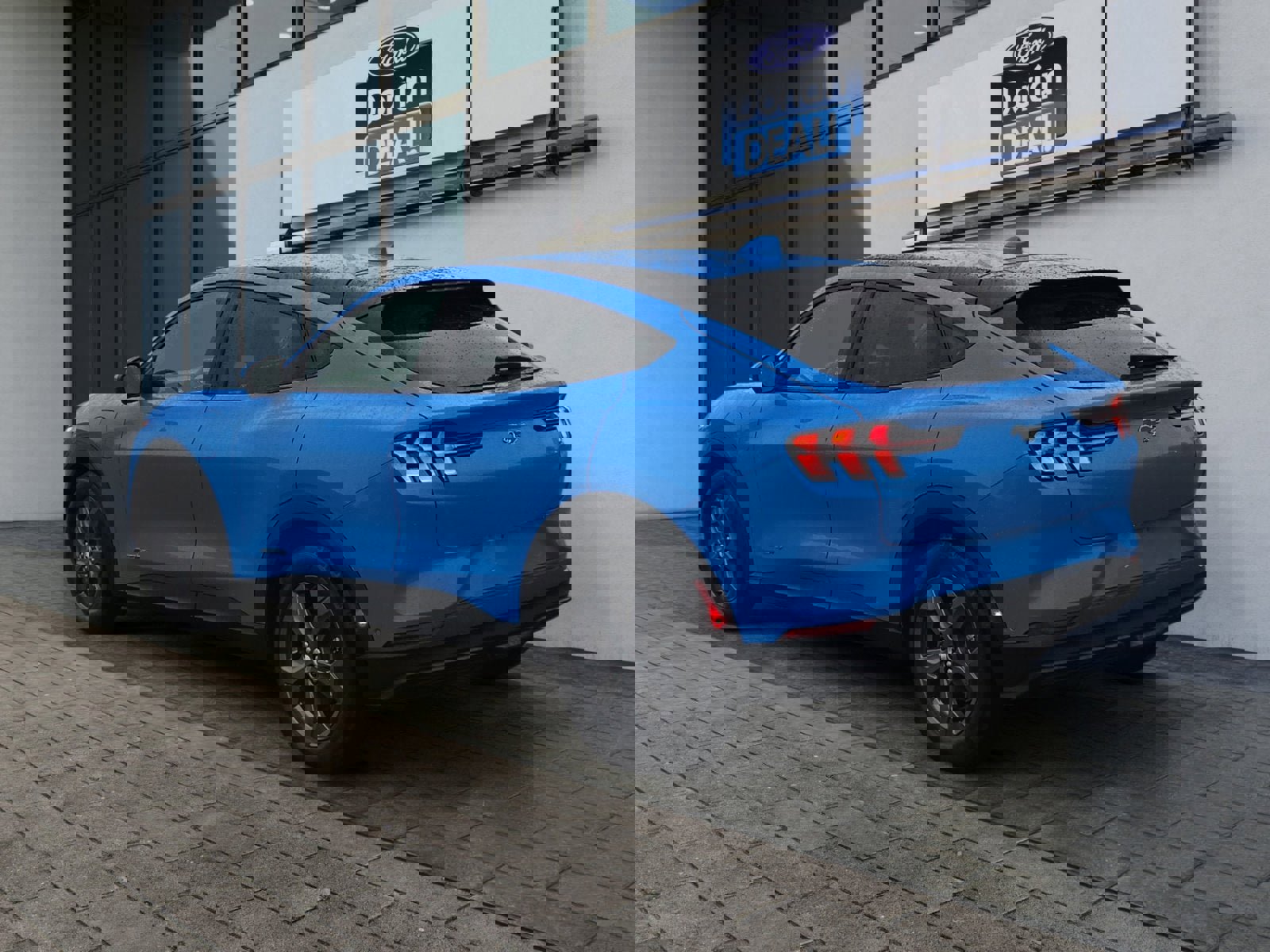 Certified 2022 Ford Mustang Mach-E Select w/ Comfort/Technology Package image 5