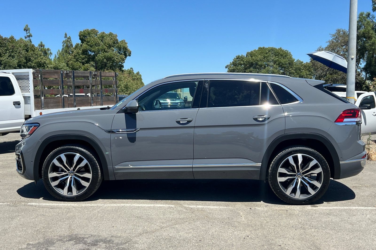 Used 2021 Volkswagen Atlas Cross Sport SEL Premium R-Line AWD/4WD image 7