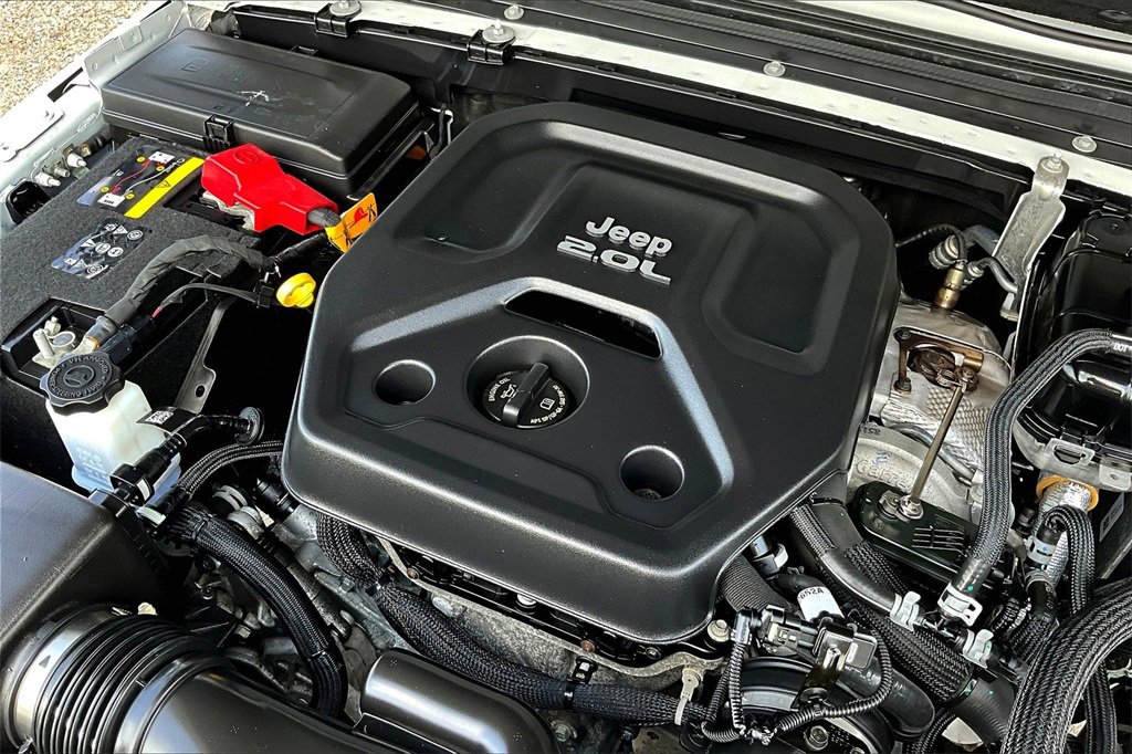 Used 2022 Jeep Wrangler Unlimited Sahara w/ Cold Weather Group image 34