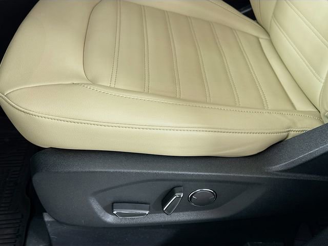 Certified 2019 Ford Edge SEL w/ Equipment Group 201A image 21