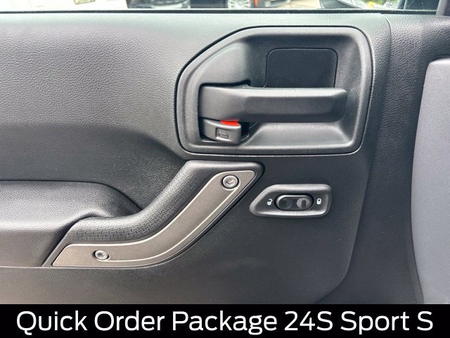Used 2018 Jeep Wrangler Unlimited Sport S AWD/4WD image 16