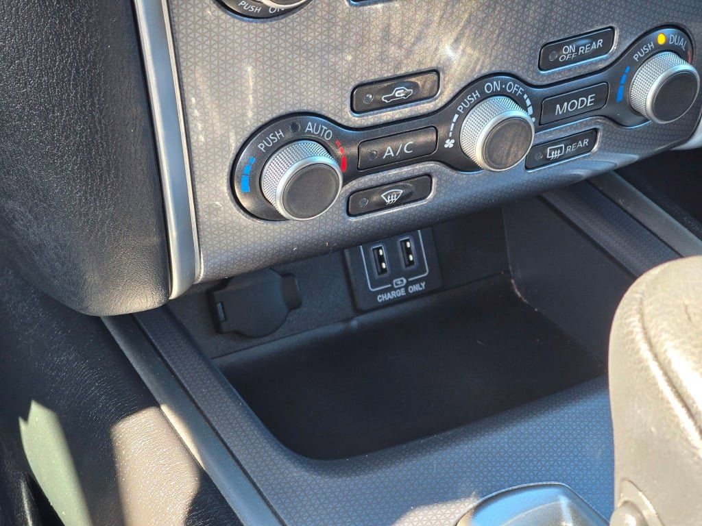 Used 2018 Nissan Pathfinder SL w/ Midnight Edition Package image 31