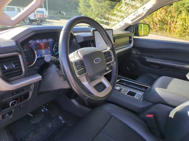 Certified 2024 Ford Expedition XLT RWD image 16