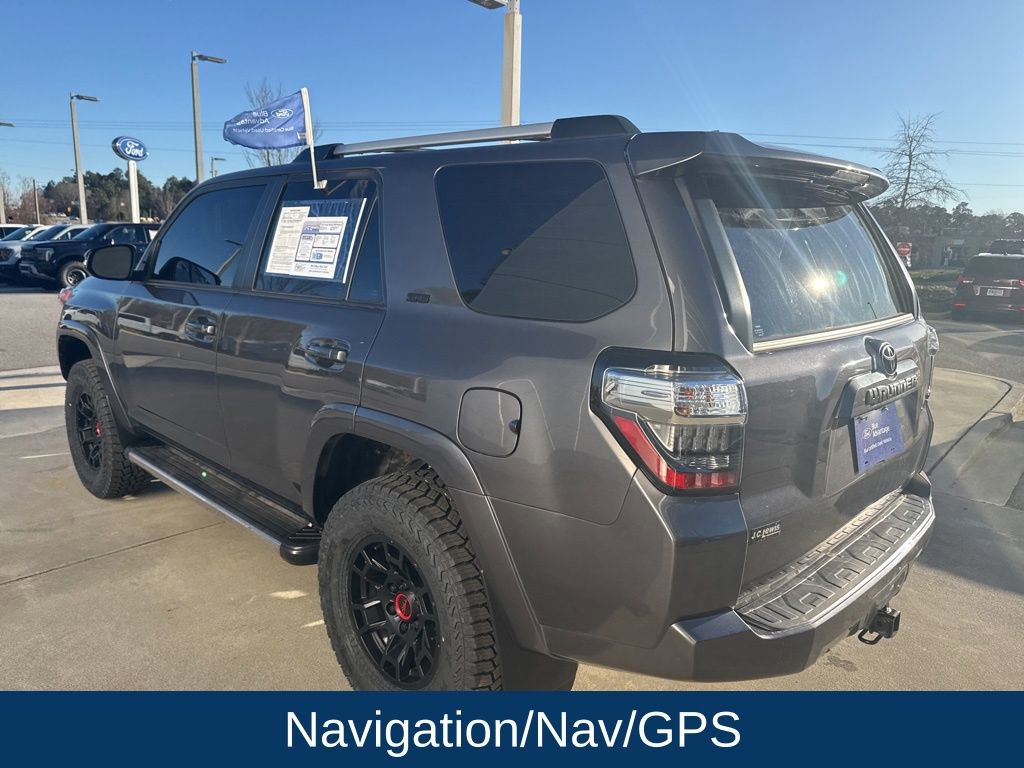 Used 2022 Toyota 4Runner SR5 Premium image 4