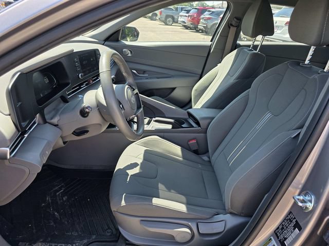 Used 2025 Hyundai Elantra Sport FWD image 12