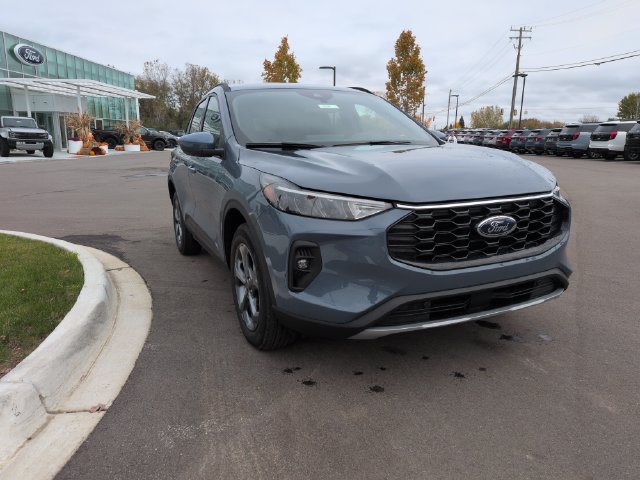 Certified 2025 Ford Escape ST-Line Select w/ Tech Pack #1 AWD/4WD image 7