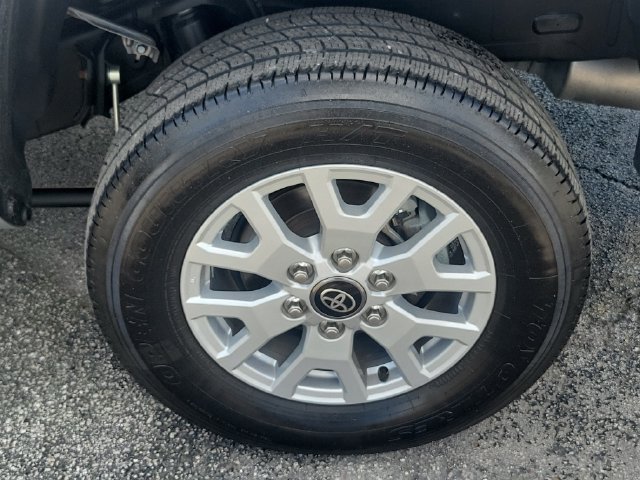 Used 2024 Toyota Tacoma SR5 AWD/4WD image 8