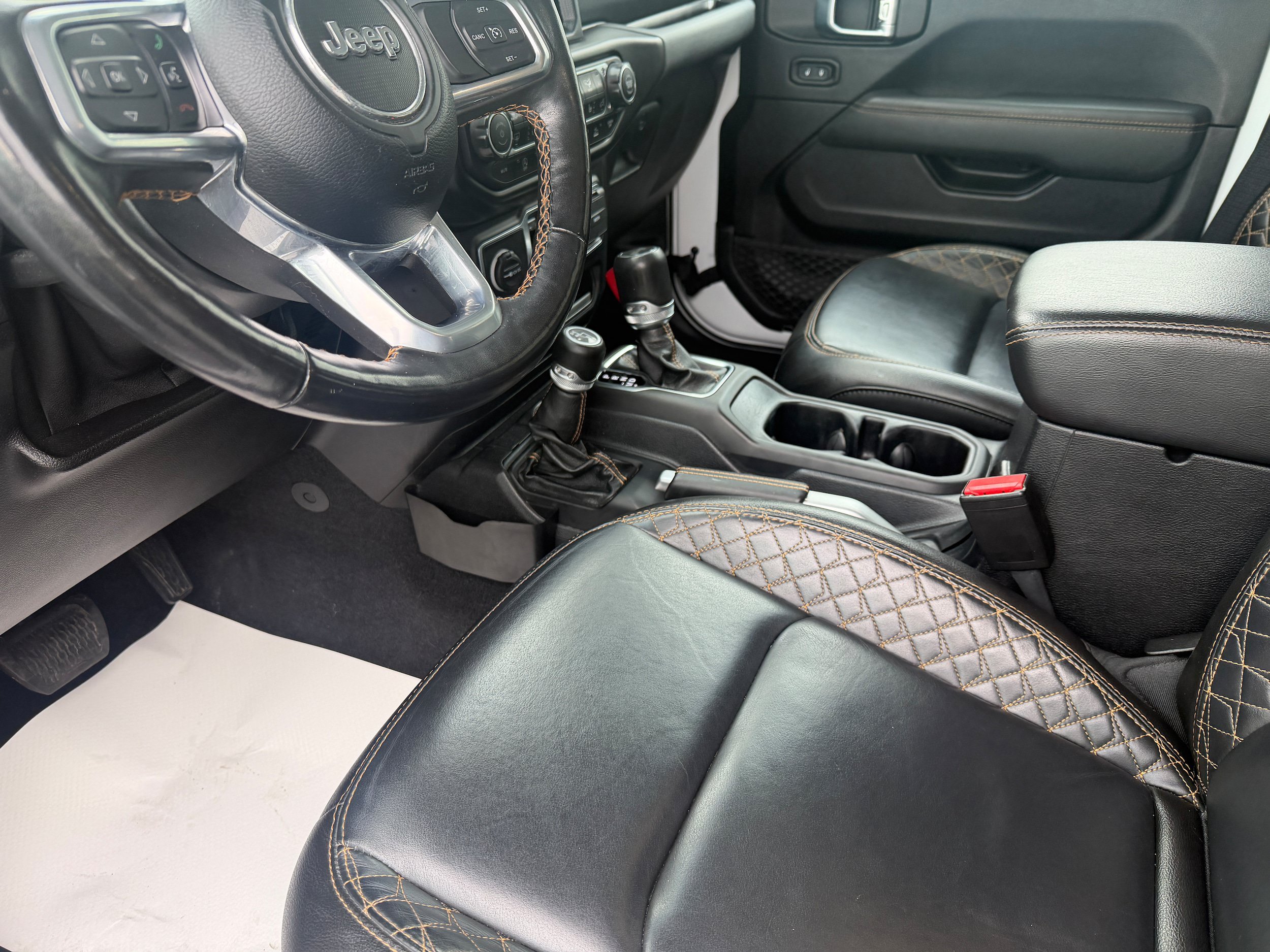Used 2021 Jeep Wrangler Unlimited Sahara AWD/4WD image 14