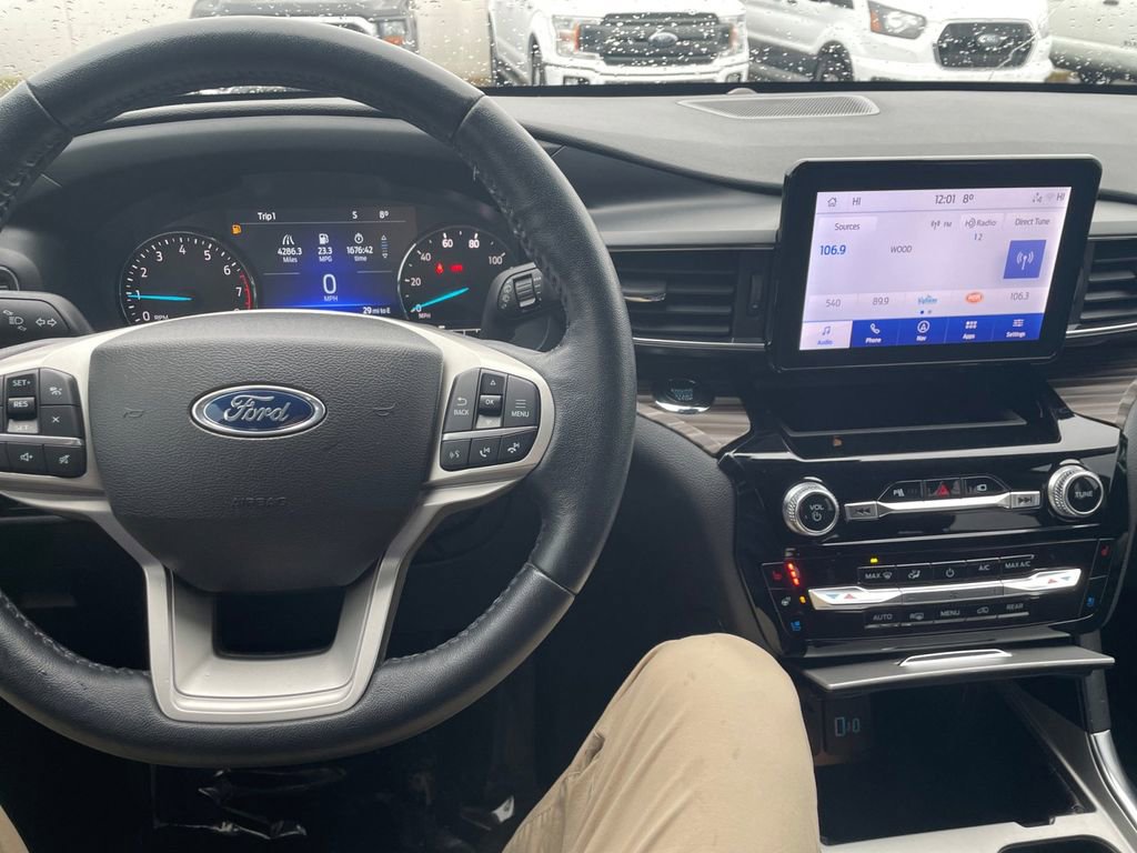 Certified 2022 Ford Explorer Limited AWD/4WD image 17