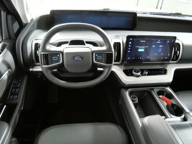 Certified 2025 Ford Expedition Active AWD/4WD image 8